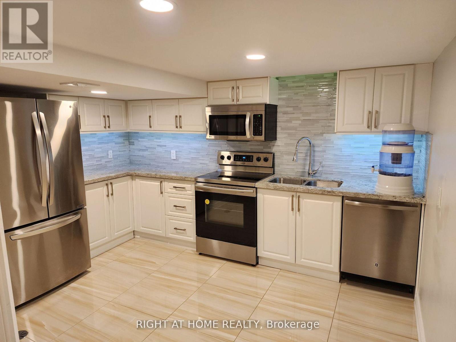 Bsmt - 393 Bristol Road E, Mississauga, Ontario  L4Z 3V6 - Photo 6 - W12696496