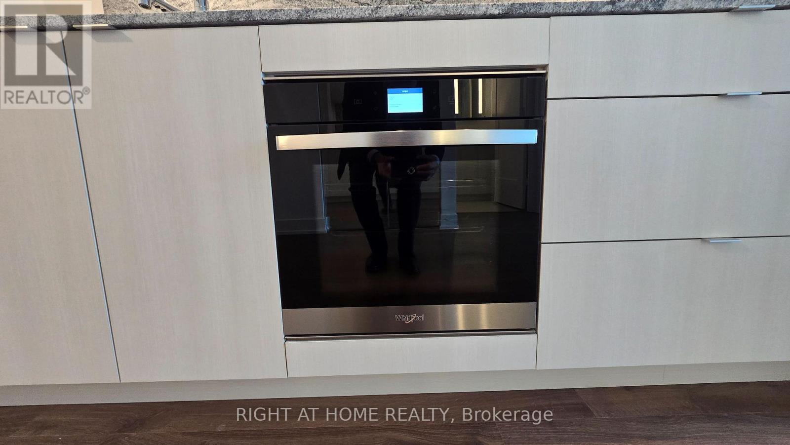 709 - 60 Central Park Road Way, Toronto, Ontario  M9A 0E6 - Photo 17 - W12696502