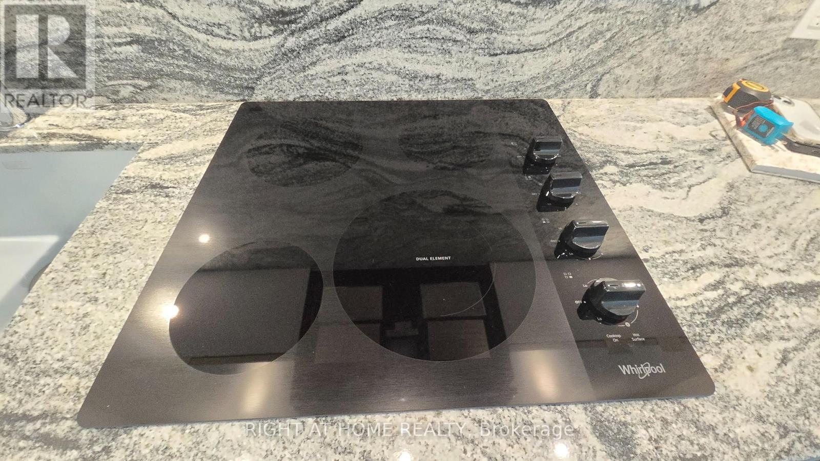 709 - 60 Central Park Road Way, Toronto, Ontario  M9A 0E6 - Photo 18 - W12696502