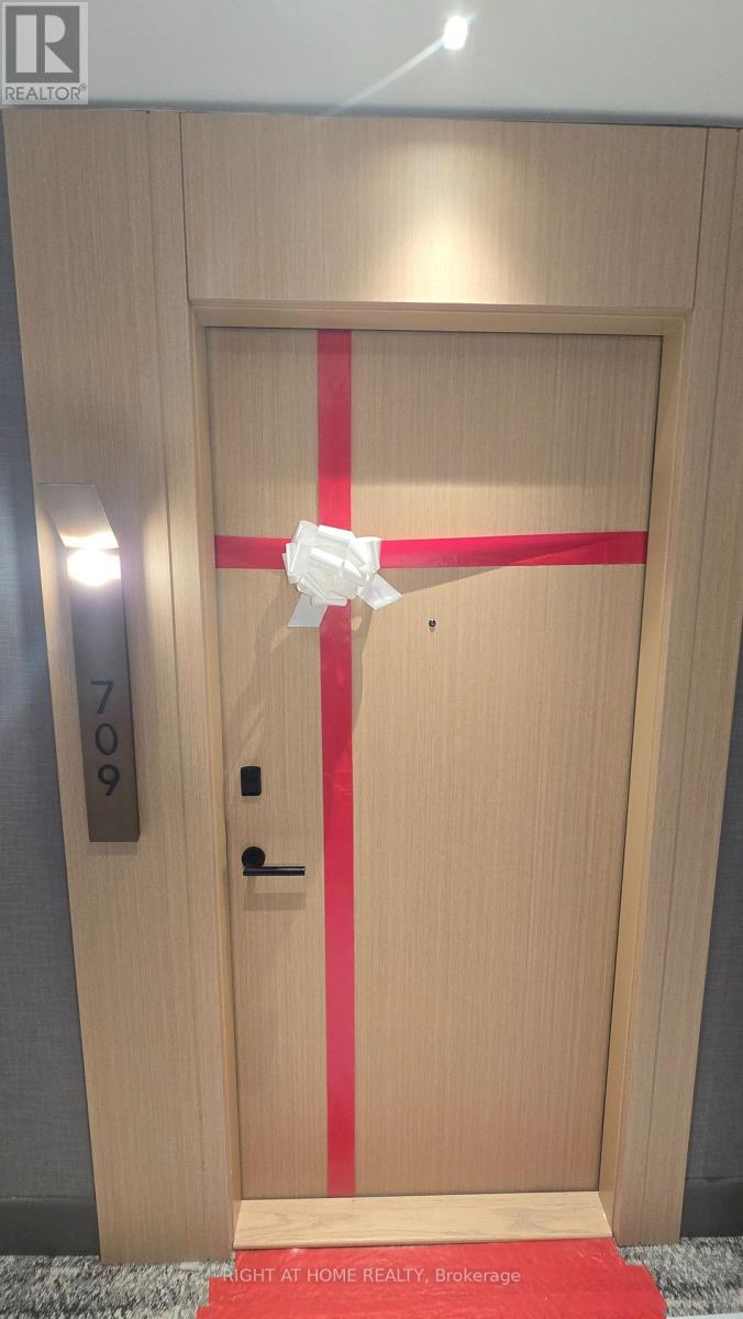 709 - 60 Central Park Road Way, Toronto, Ontario  M9A 0E6 - Photo 2 - W12696502