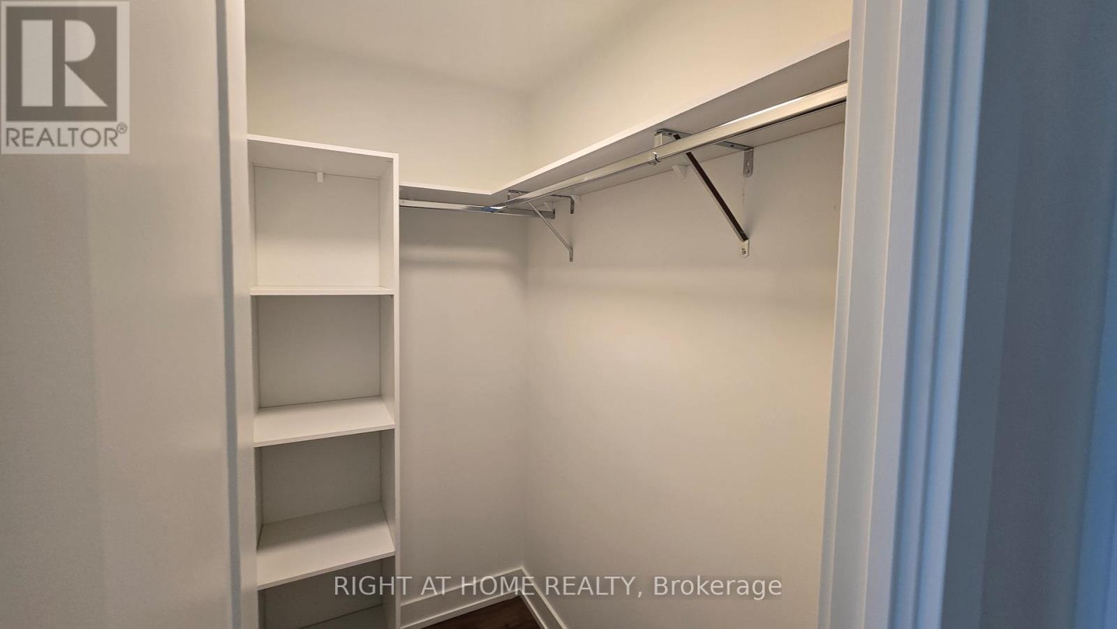 709 - 60 Central Park Road Way, Toronto, Ontario  M9A 0E6 - Photo 27 - W12696502