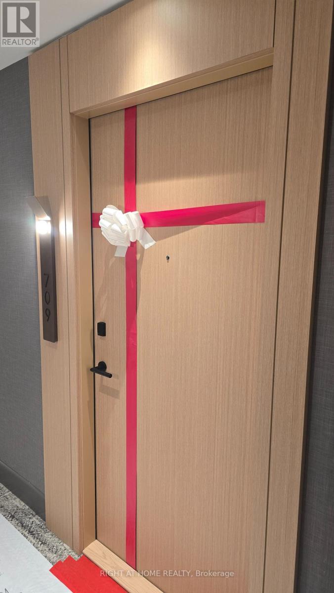 709 - 60 Central Park Road Way, Toronto, Ontario  M9A 0E6 - Photo 3 - W12696502