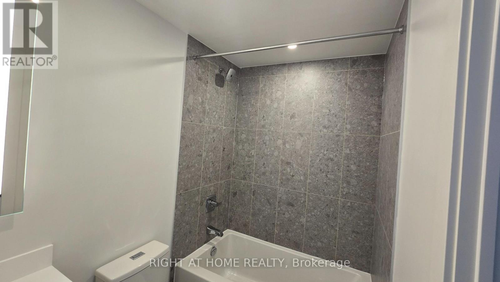 709 - 60 Central Park Road Way, Toronto, Ontario  M9A 0E6 - Photo 30 - W12696502