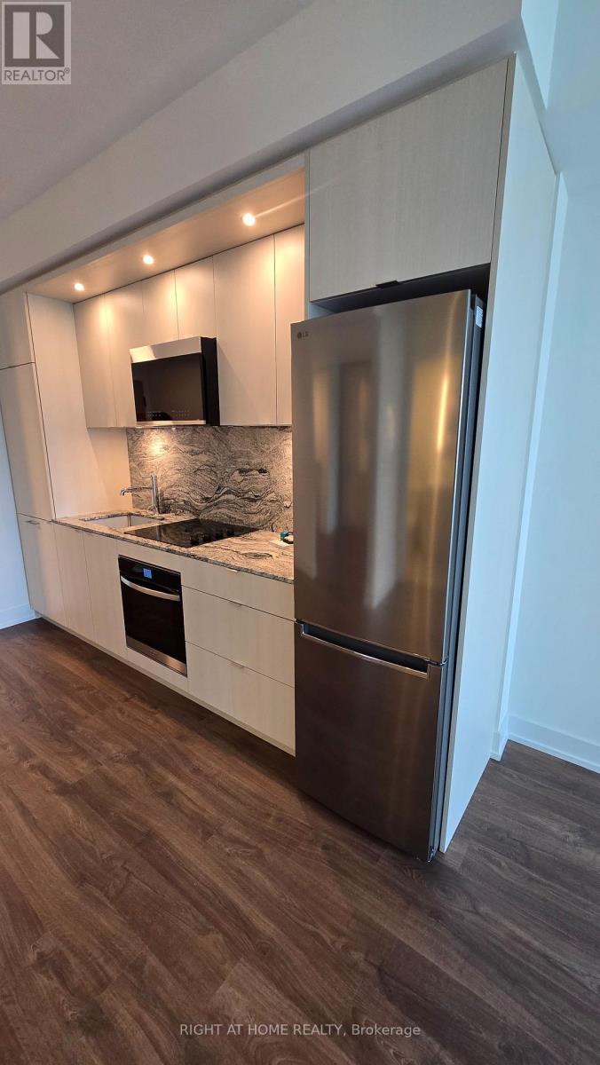 709 - 60 Central Park Road Way, Toronto, Ontario  M9A 0E6 - Photo 9 - W12696502