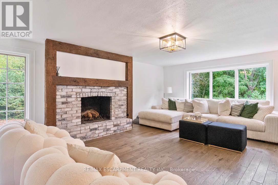 1294 Gatehouse Drive, Mississauga, Ontario  L5H 1A5 - Photo 11 - W12696514