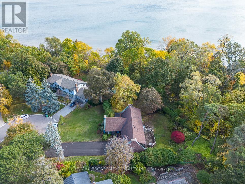 1294 Gatehouse Drive, Mississauga, Ontario  L5H 1A5 - Photo 4 - W12696514