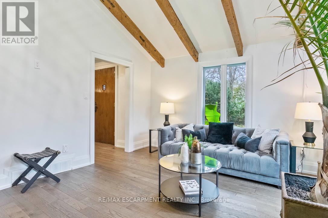 1294 Gatehouse Drive, Mississauga, Ontario  L5H 1A5 - Photo 6 - W12696514