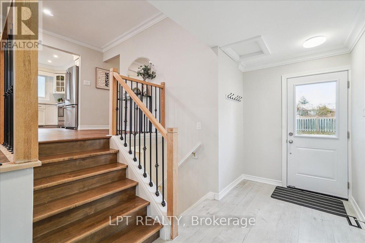 26 Wright Crescent, Caledon, Ontario  L7E 3X9 - Photo 9 - W12696528