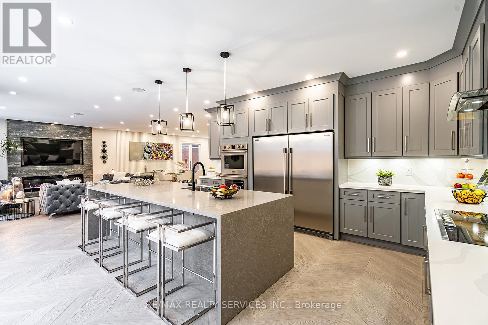 3 Bonnyview Drive, Toronto, Ontario  M8Y 3G5 - Photo 11 - W12696540