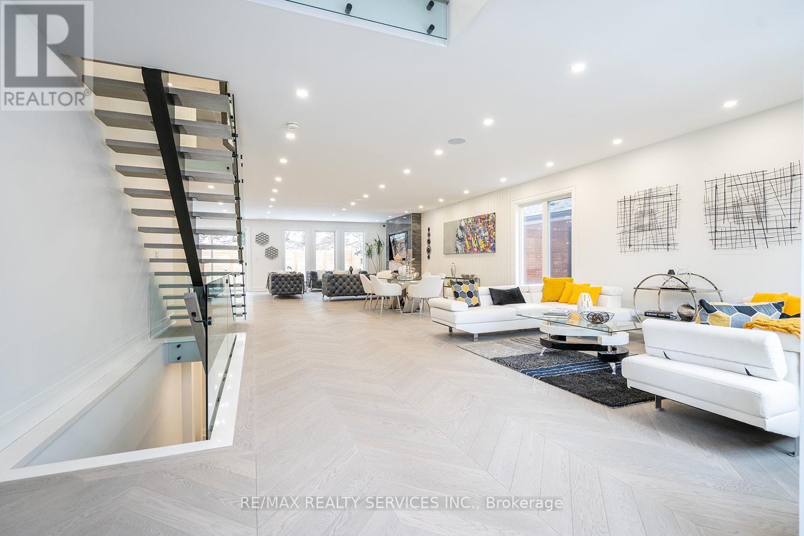 3 Bonnyview Drive, Toronto, Ontario  M8Y 3G5 - Photo 16 - W12696540