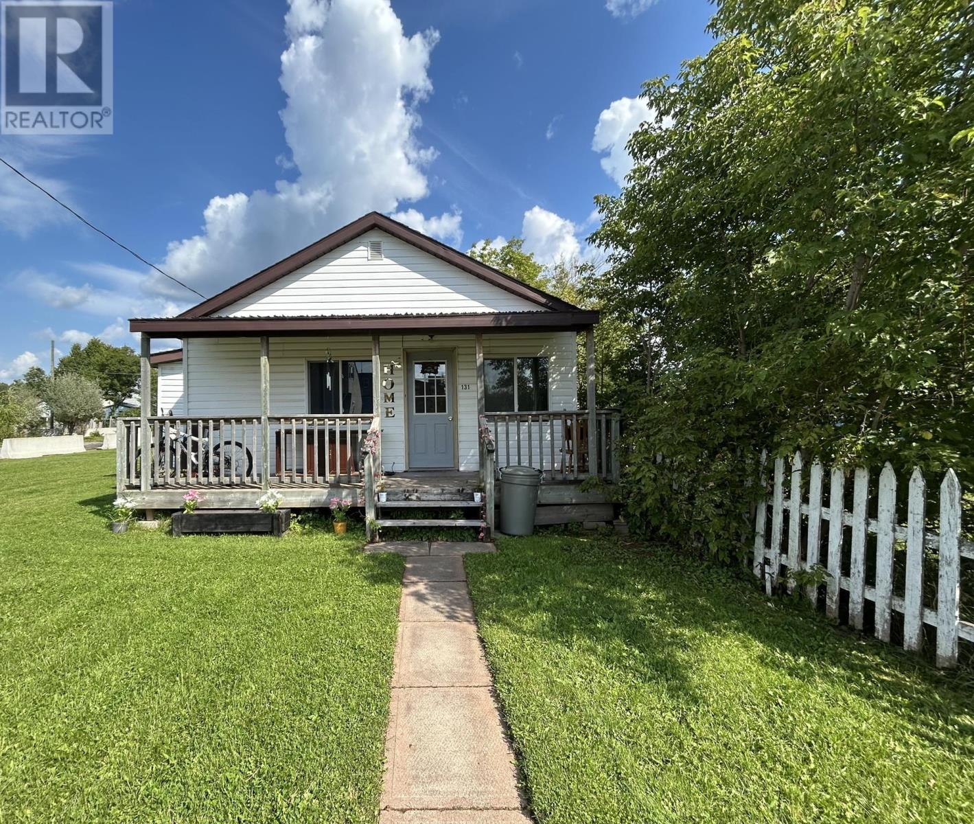 131 Burns St, Atikokan, Ontario  P0T 1C0 - Photo 2 - TB2600073