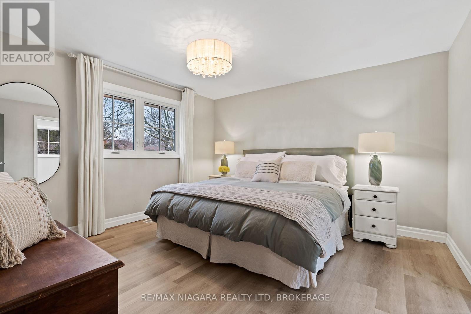 7 King's Grant Road, St. Catharines, Ontario  L2N 2R9 - Photo 15 - X12696670