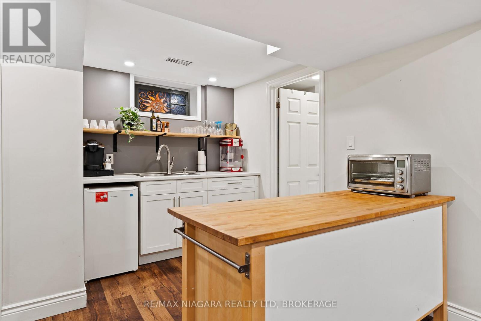 7 King's Grant Road, St. Catharines, Ontario  L2N 2R9 - Photo 25 - X12696670