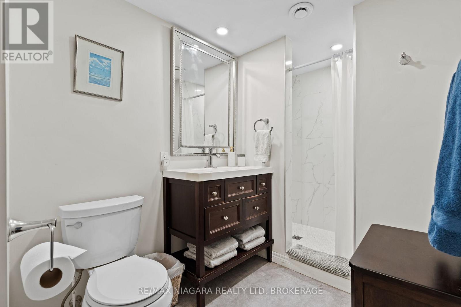 7 King's Grant Road, St. Catharines, Ontario  L2N 2R9 - Photo 28 - X12696670