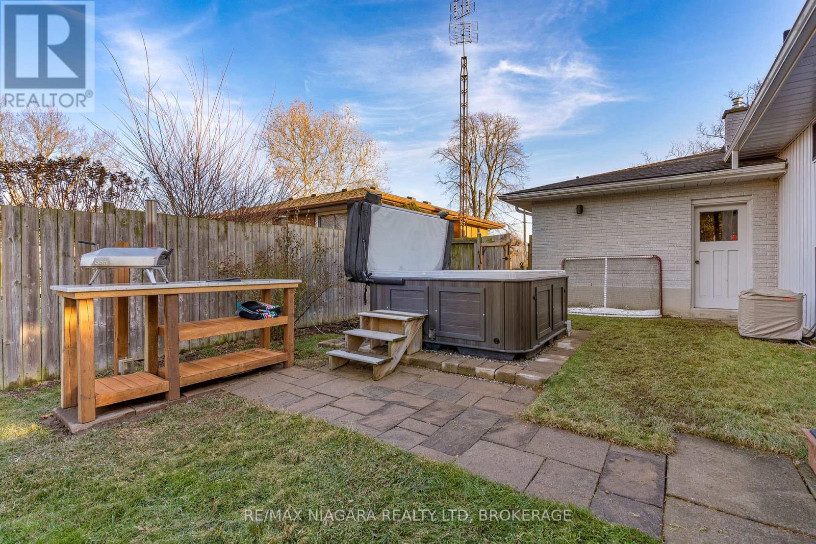 7 King's Grant Road, St. Catharines, Ontario  L2N 2R9 - Photo 39 - X12696670