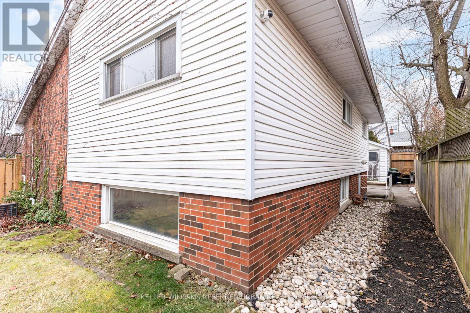 237 Hoover Crescent, Hamilton, Ontario  L9A 3H5 - Photo 41 - X12696386