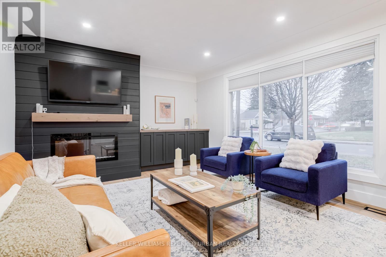 237 Hoover Crescent, Hamilton, Ontario  L9A 3H5 - Photo 7 - X12696386