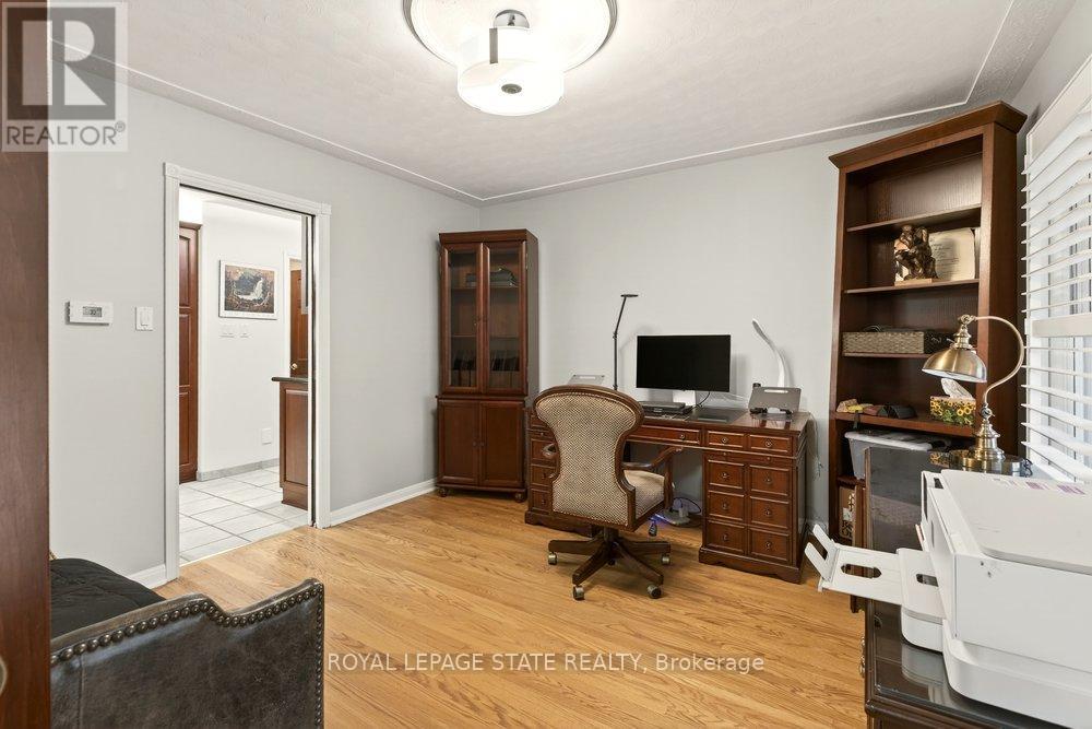 29 Woodside Drive, Hamilton, Ontario  L8T 1C4 - Photo 18 - X12696432