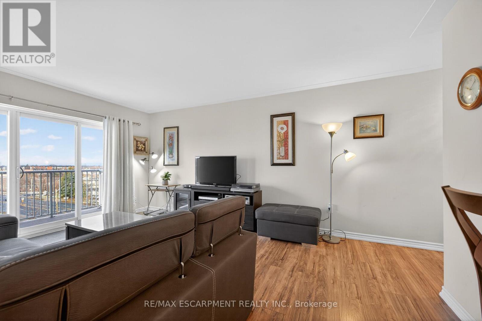 601 - 8 Woodman Drive, Hamilton, Ontario  L8K 4C9 - Photo 11 - X12696464