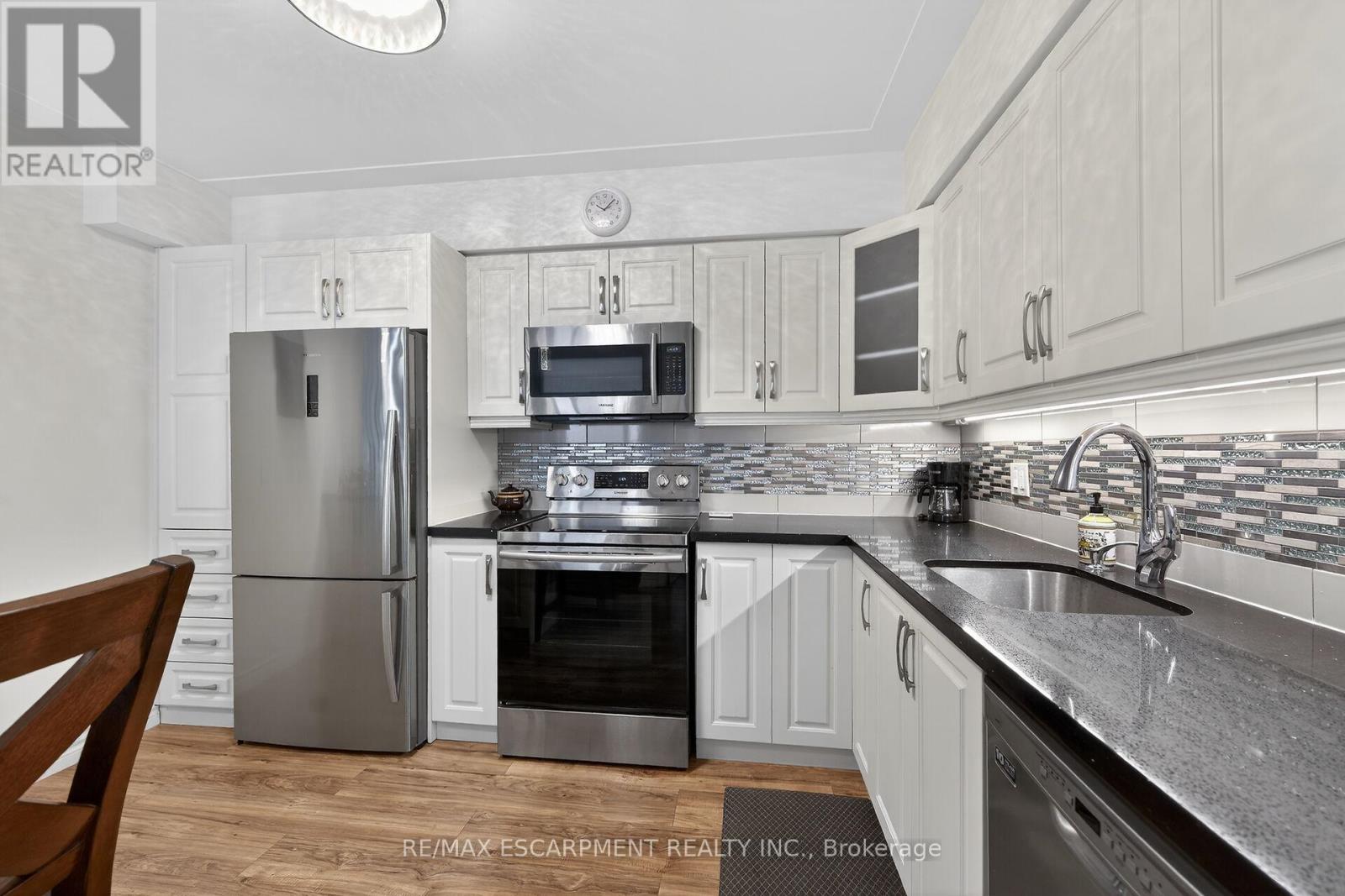 601 - 8 Woodman Drive, Hamilton, Ontario  L8K 4C9 - Photo 14 - X12696464