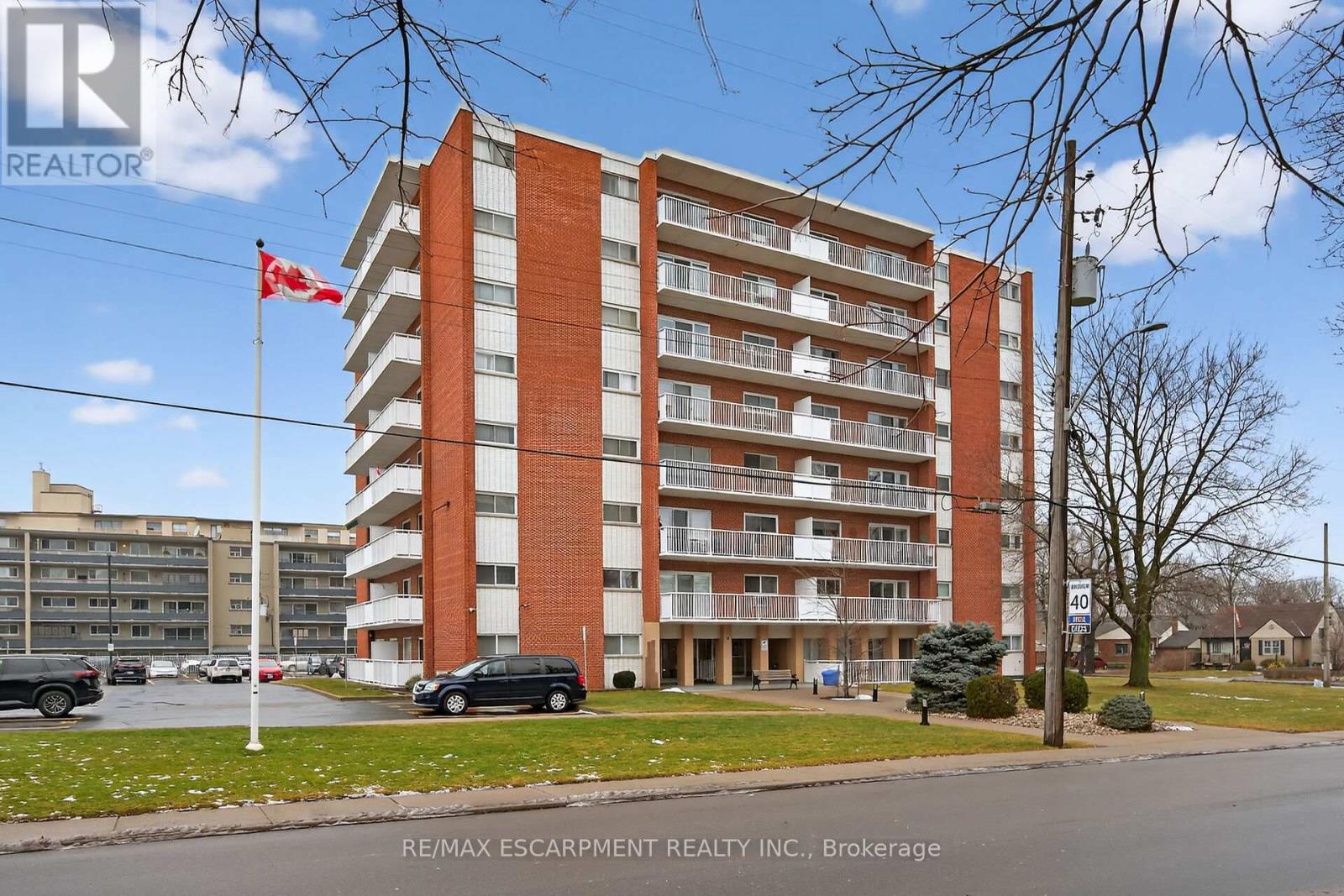 601 - 8 Woodman Drive, Hamilton, Ontario  L8K 4C9 - Photo 2 - X12696464