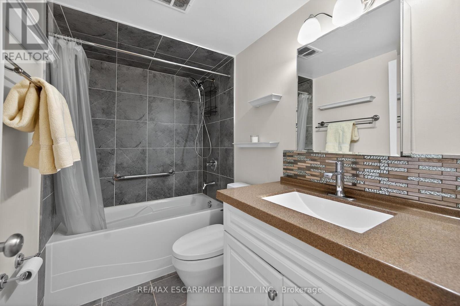 601 - 8 Woodman Drive, Hamilton, Ontario  L8K 4C9 - Photo 22 - X12696464