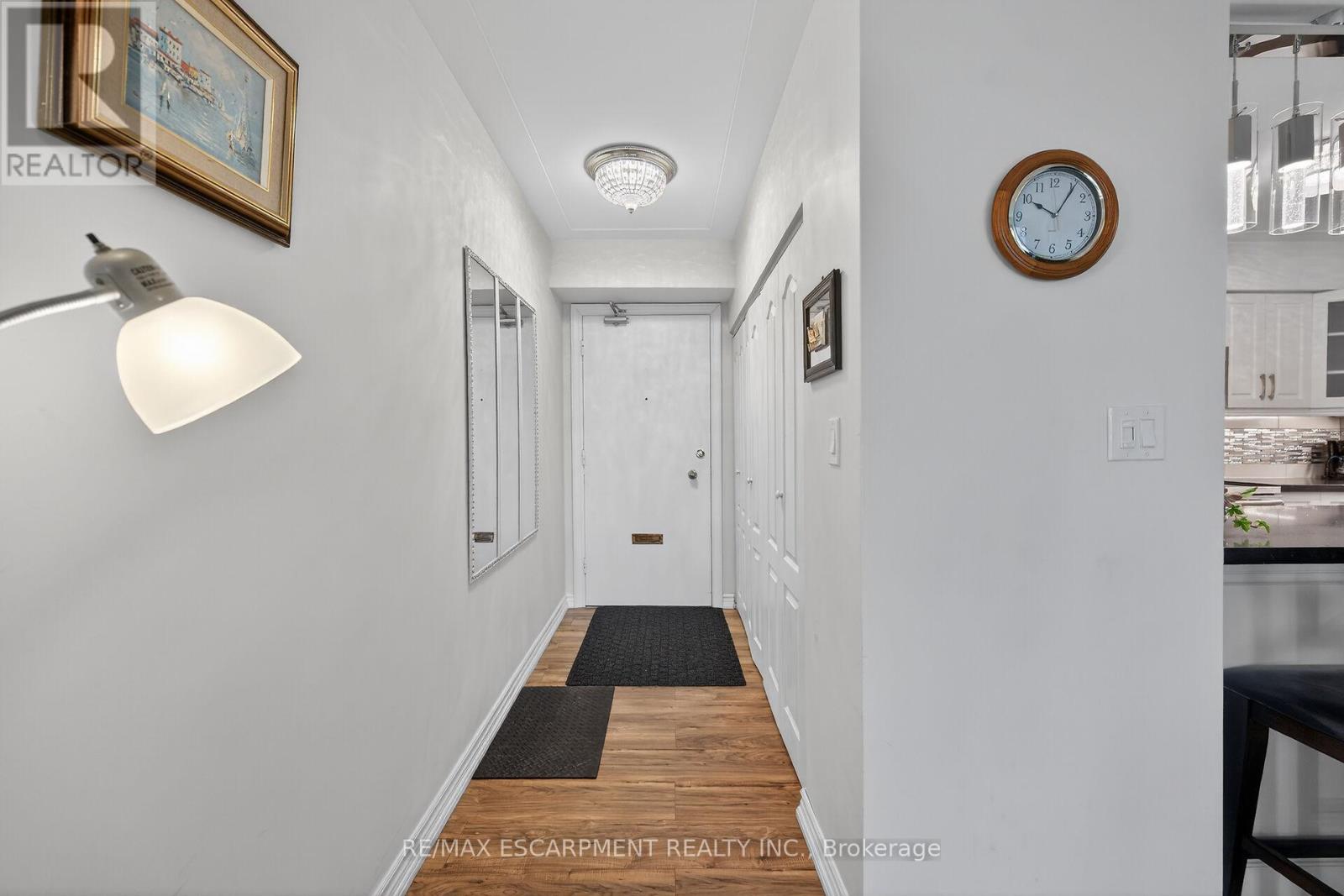 601 - 8 Woodman Drive, Hamilton, Ontario  L8K 4C9 - Photo 5 - X12696464