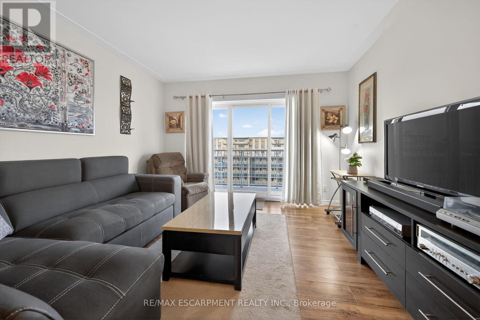 601 - 8 Woodman Drive, Hamilton, Ontario  L8K 4C9 - Photo 8 - X12696464