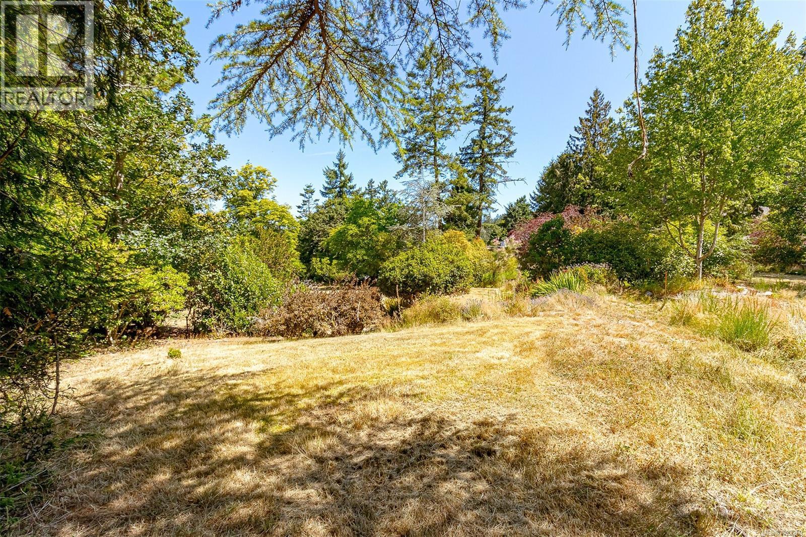 10915 Deep Cove Rd, North Saanich, British Columbia  V8L 5P9 - Photo 3 - 1023269