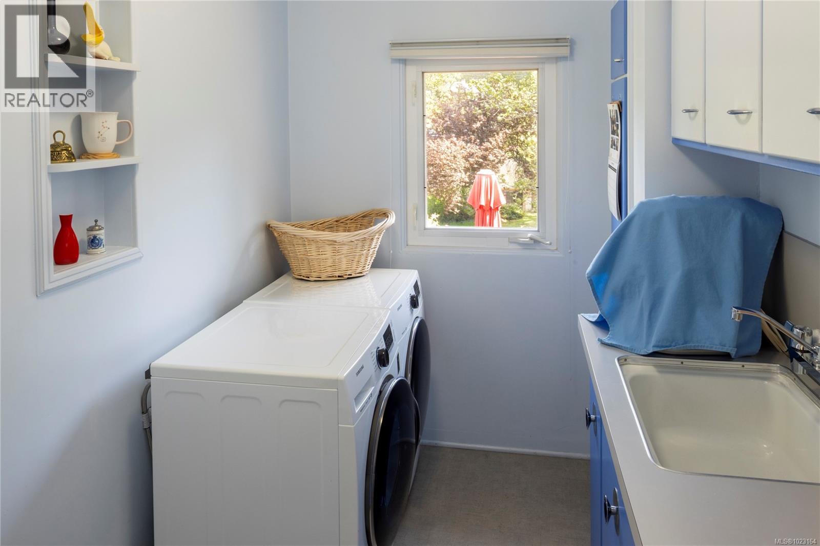 3815 Wilkinson Rd, Saanich, British Columbia  V8Z 5A3 - Photo 16 - 1023164