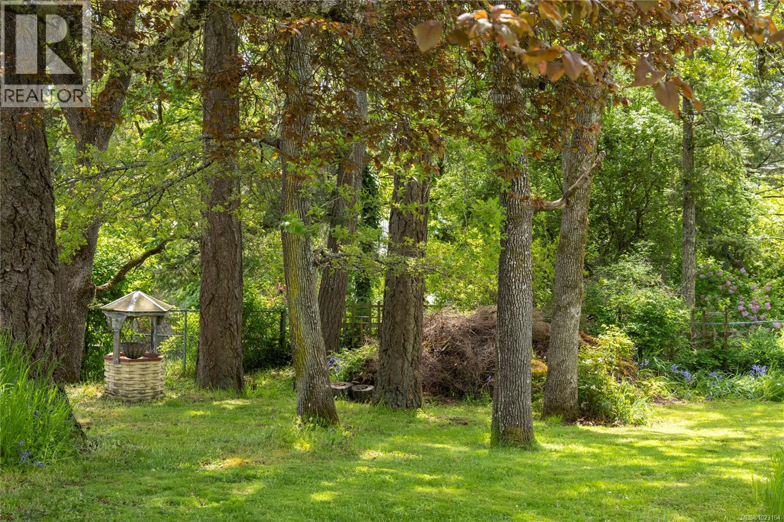 3815 Wilkinson Rd, Saanich, British Columbia  V8Z 5A3 - Photo 39 - 1023164