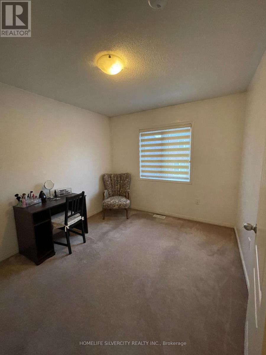 34 Sussexvale Drive, Brampton, Ontario  L6R 3R5 - Photo 11 - W12680536