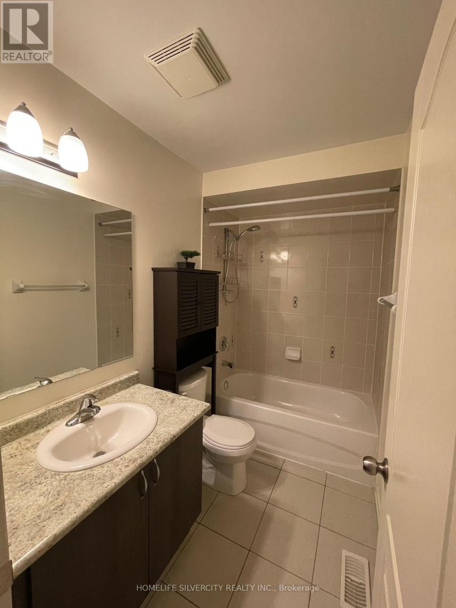 34 Sussexvale Drive, Brampton, Ontario  L6R 3R5 - Photo 10 - W12680536