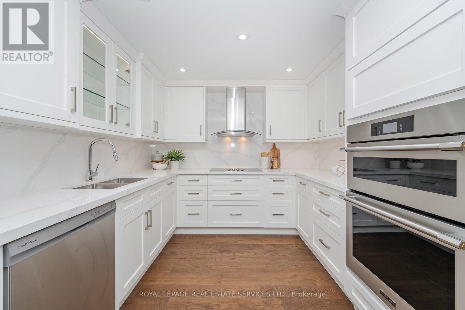 306 - 2180 Marine Drive, Oakville, Ontario  L6L 5V2 - Photo 8 - W12551172