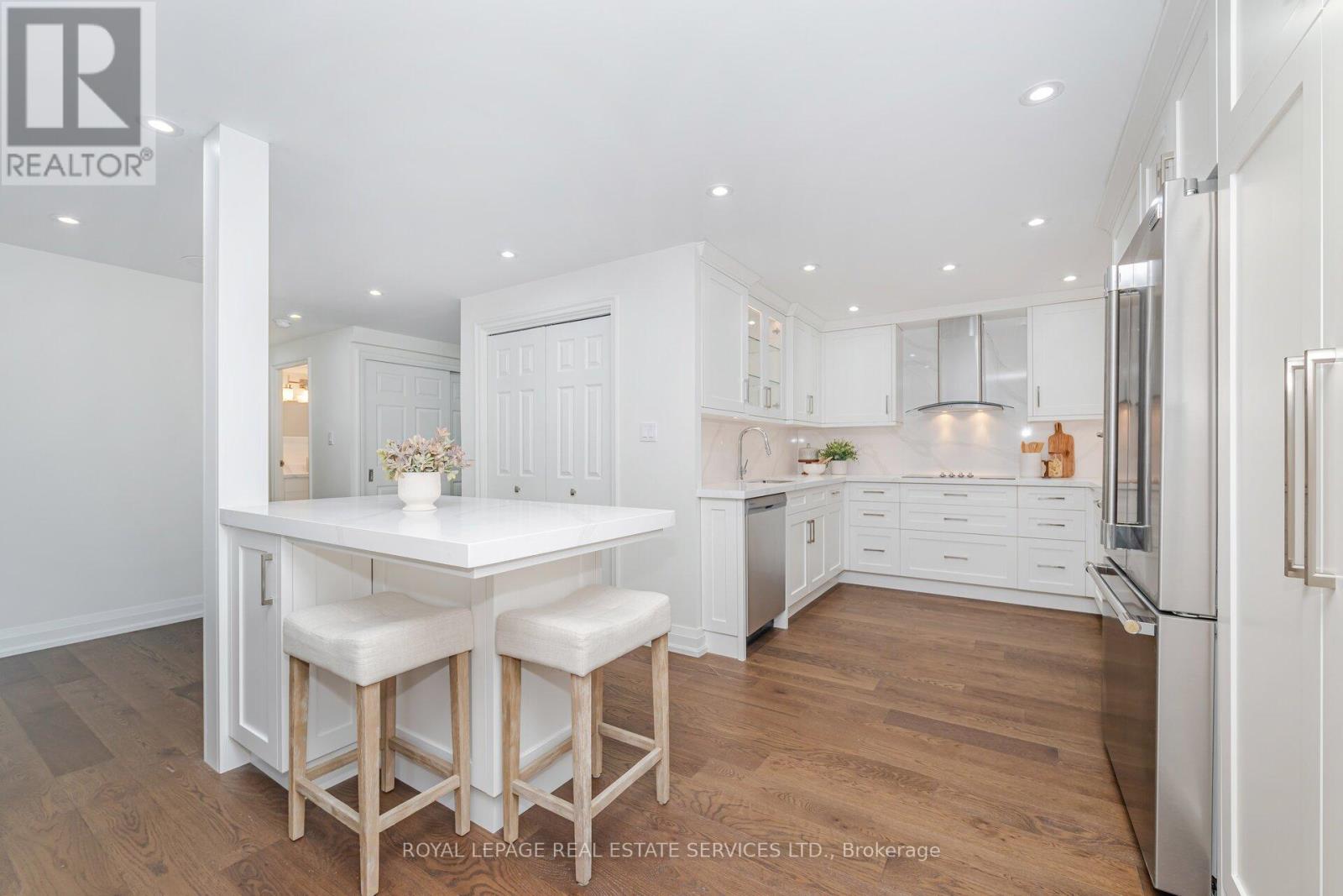 306 - 2180 Marine Drive, Oakville, Ontario  L6L 5V2 - Photo 7 - W12551172