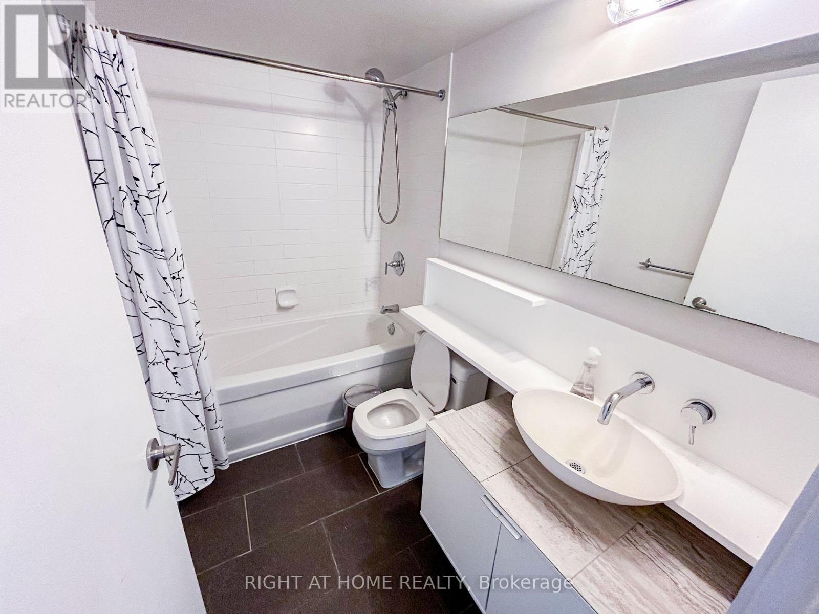 3208 - 15 Fort York Boulevard, Toronto, Ontario  M5V 3Y4 - Photo 13 - C12696618