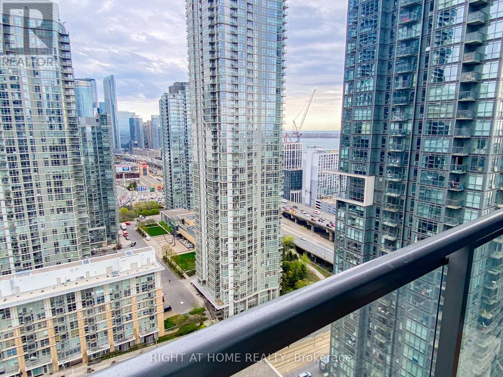 3208 - 15 Fort York Boulevard, Toronto, Ontario  M5V 3Y4 - Photo 18 - C12696618