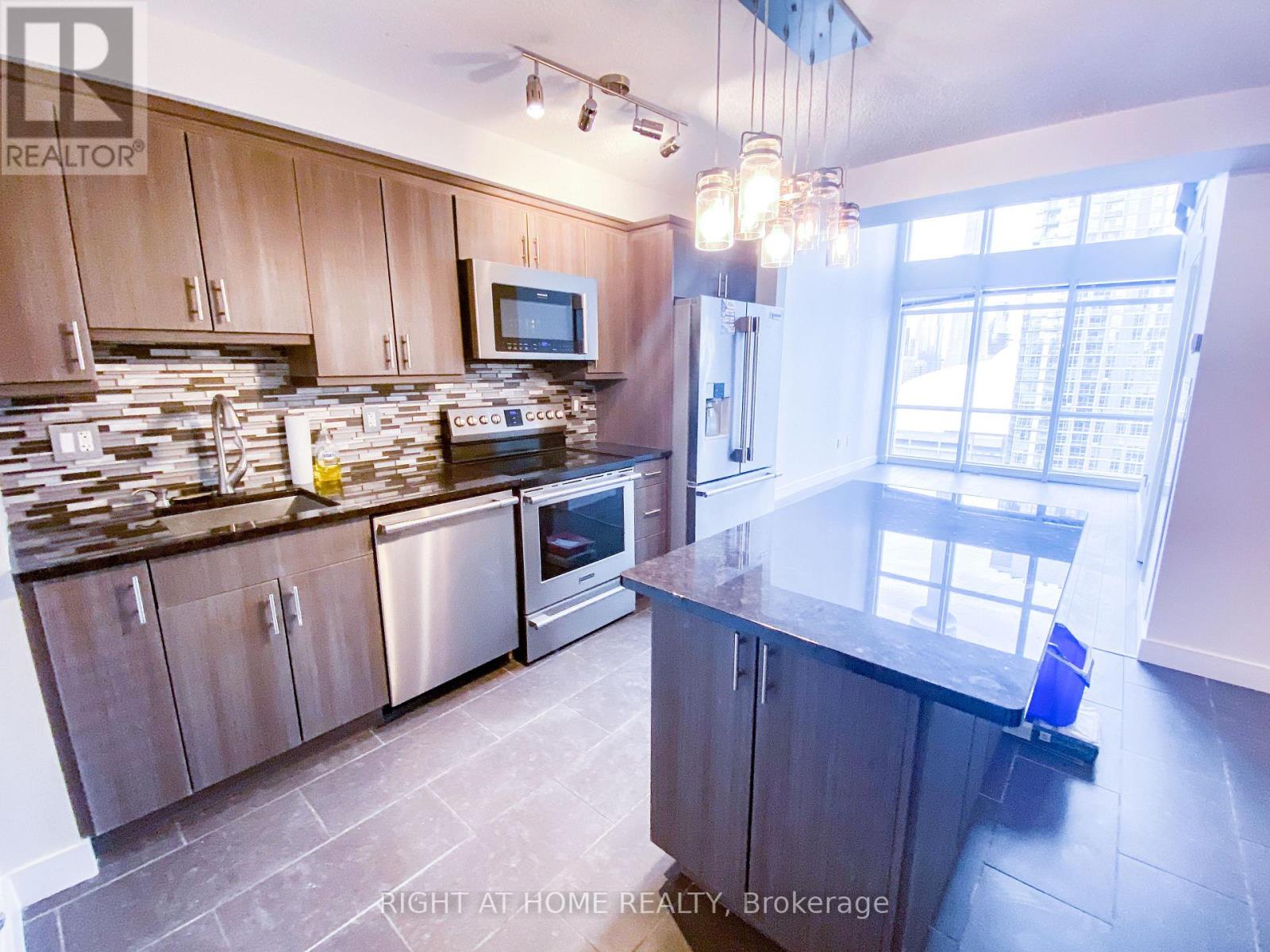 3208 - 15 Fort York Boulevard, Toronto, Ontario  M5V 3Y4 - Photo 7 - C12696618