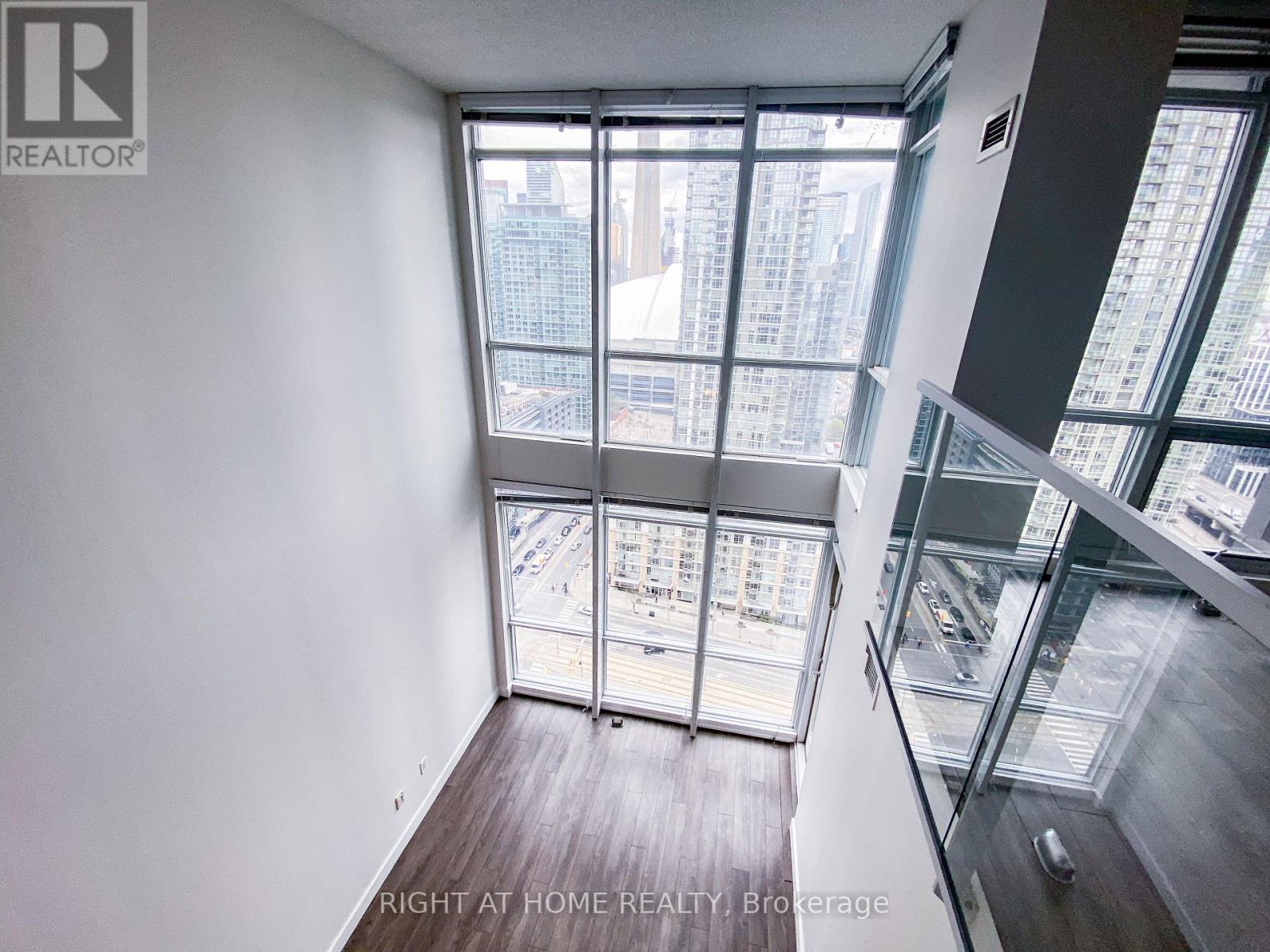 3208 - 15 Fort York Boulevard, Toronto, Ontario  M5V 3Y4 - Photo 9 - C12696618