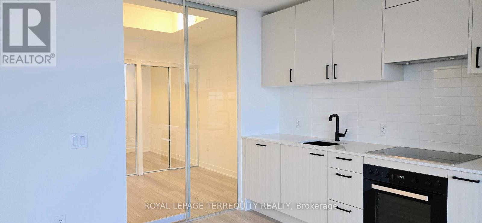 2415 - 1 Quarrington Lane, Toronto, Ontario  M3C 0S4 - Photo 11 - C12696642