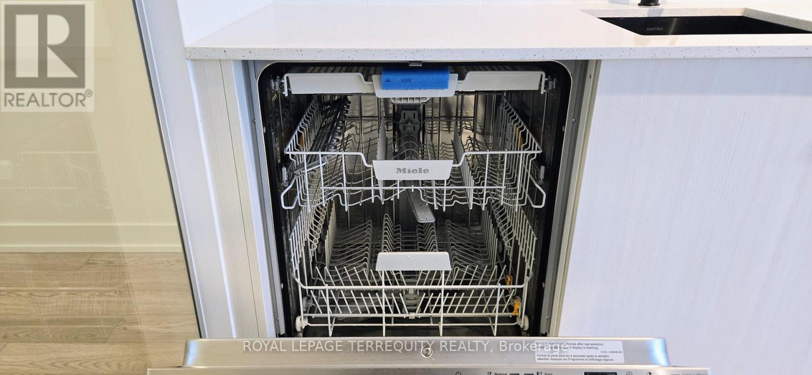 2415 - 1 Quarrington Lane, Toronto, Ontario  M3C 0S4 - Photo 12 - C12696642