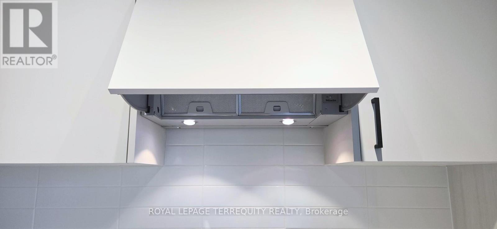 2415 - 1 Quarrington Lane, Toronto, Ontario  M3C 0S4 - Photo 16 - C12696642