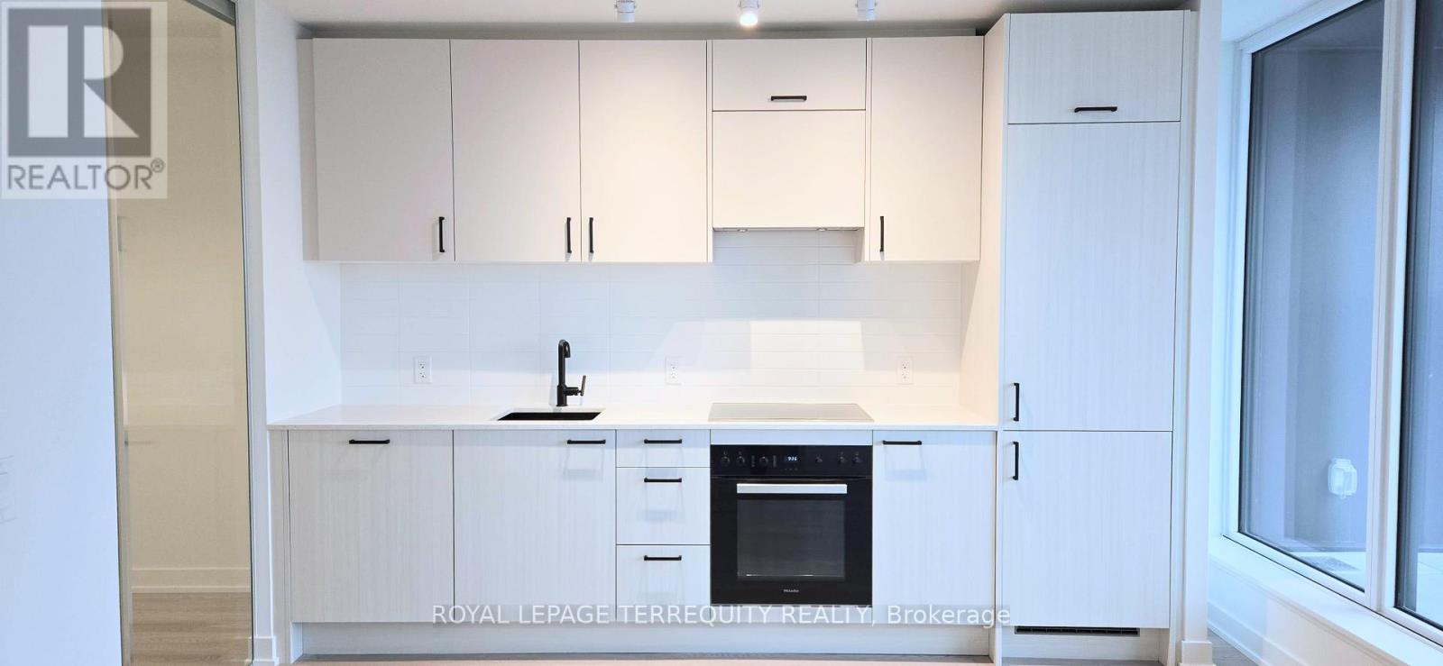 2415 - 1 Quarrington Lane, Toronto, Ontario  M3C 0S4 - Photo 4 - C12696642