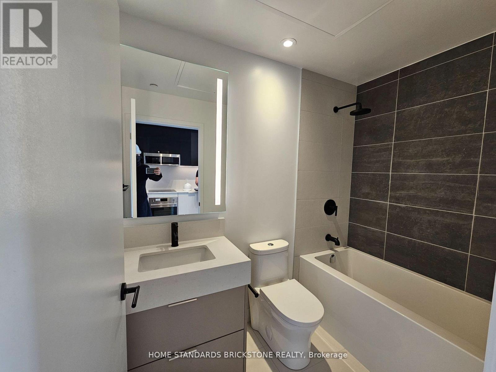 2202 - 308 Jarvis Street, Toronto, Ontario  M5B 0E3 - Photo 17 - C12696672