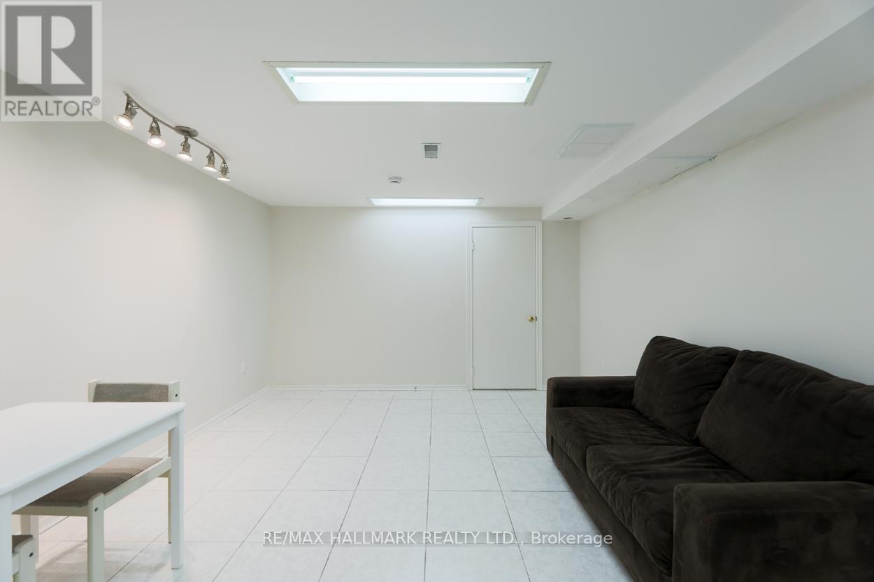 Lower 2 - 3 Minorca Place, Toronto, Ontario  M3A 2Z5 - Photo 14 - C12696720