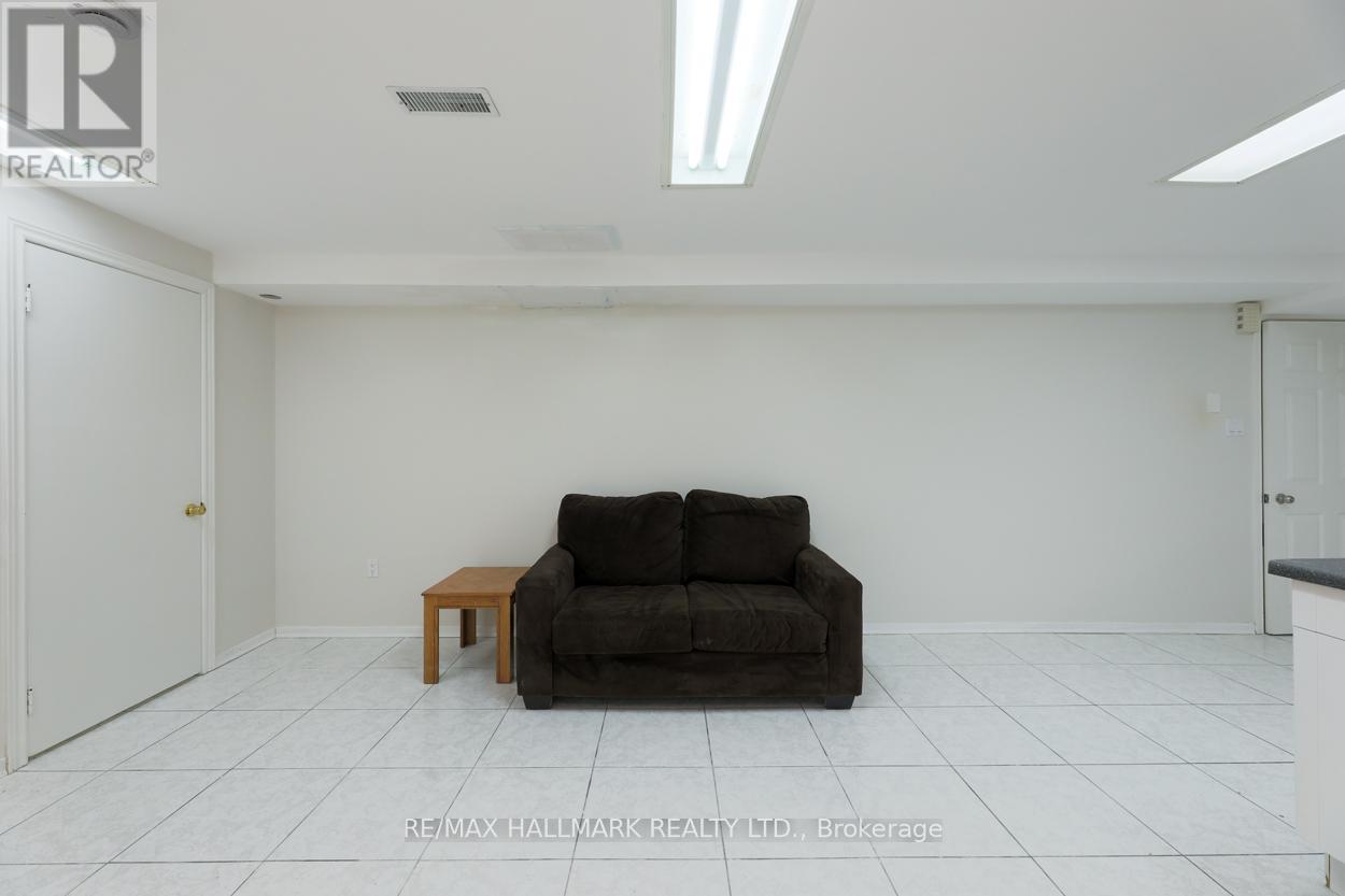 Lower 2 - 3 Minorca Place, Toronto, Ontario  M3A 2Z5 - Photo 15 - C12696720