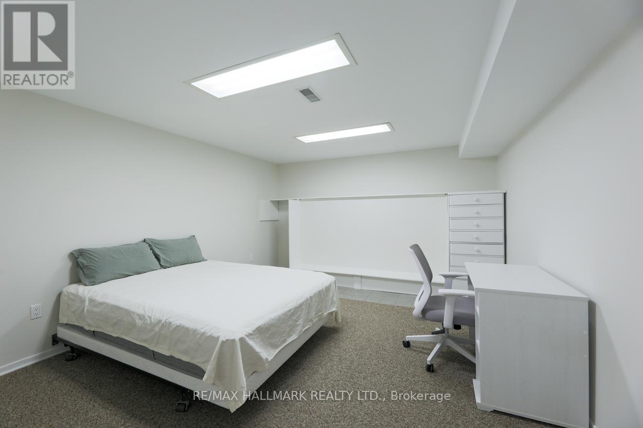 Lower 2 - 3 Minorca Place, Toronto, Ontario  M3A 2Z5 - Photo 16 - C12696720