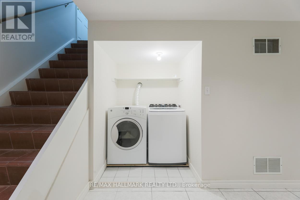 Lower 2 - 3 Minorca Place, Toronto, Ontario  M3A 2Z5 - Photo 3 - C12696720