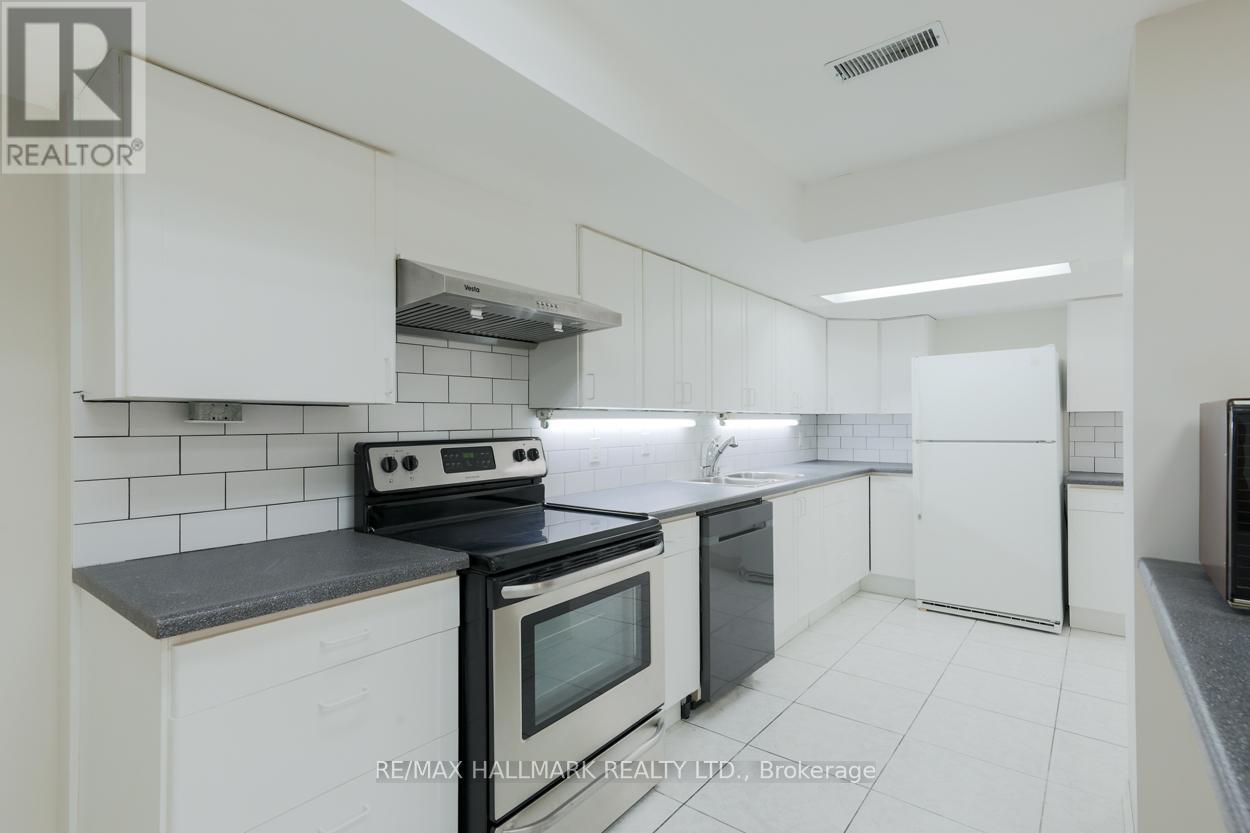 Lower 2 - 3 Minorca Place, Toronto, Ontario  M3A 2Z5 - Photo 7 - C12696720