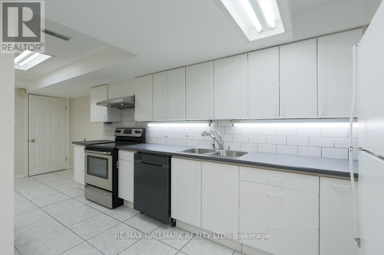 Lower 2 - 3 Minorca Place, Toronto, Ontario  M3A 2Z5 - Photo 8 - C12696720
